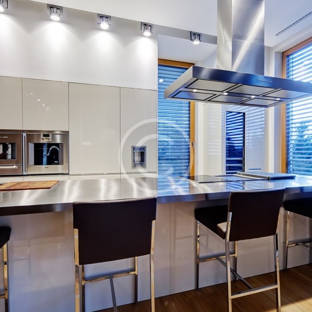 Medium Panorama Apartment